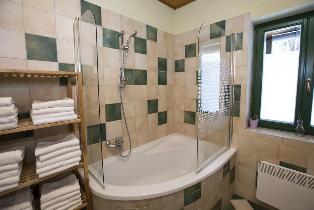 Cottage Suha Бохинь Экстерьер фото
